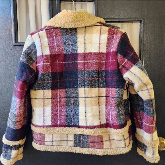 Scandal Coat - Picture 5 of 8